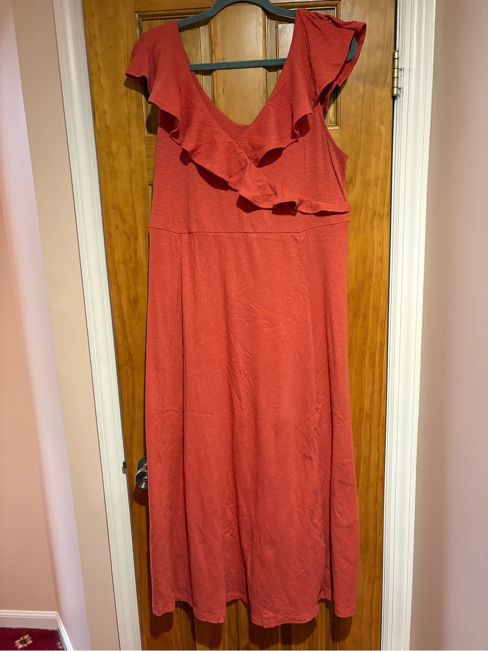 Women's Ruffled V-Neck Maxi Dress - Rust